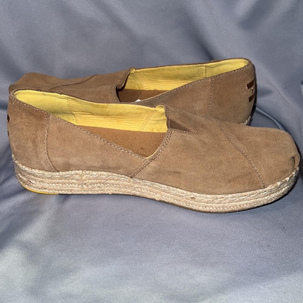 Toms, Suede, size 9 - Picture 3 of 10